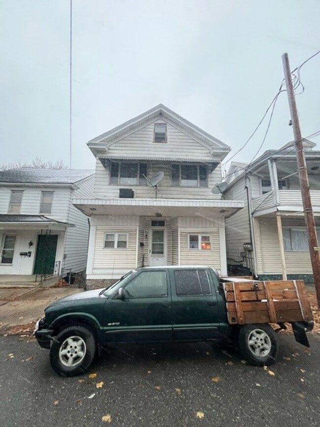 property at 232 W Catawissa St