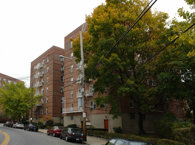 Valentine Gardens Cooperative in Yonkers, NY - Building Photo - Building Photo