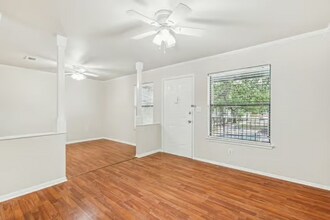 1624 Aquarena Springs Dr in San Marcos, TX - Building Photo - Building Photo