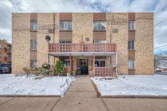 Chester Street Apartments in Aurora, CO - Building Photo - Building Photo