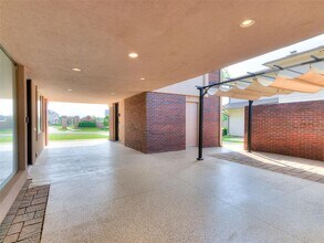 6505 Avondale Dr in Nichols Hills, OK - Building Photo - Building Photo