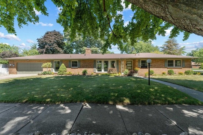 property at 2121 E Madison St
