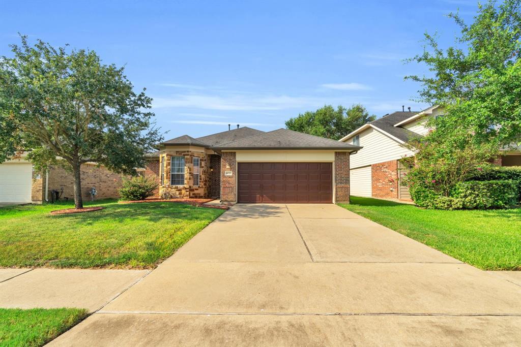 16727 Tranquility Park Dr in Cypress, TX - Building Photo