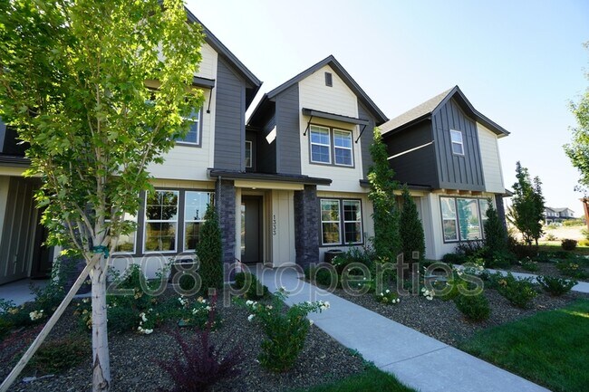1333 N Webb Wy in Meridian, ID - Building Photo - Building Photo