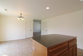 5404 Coolidge Ct in Pasco, WA - Building Photo - Building Photo