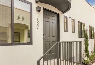 Second Street Bungalows in Santa Monica, CA - Foto de edificio - Building Photo