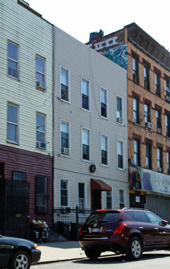 289 Irving Ave in Brooklyn, NY - Building Photo - Building Photo