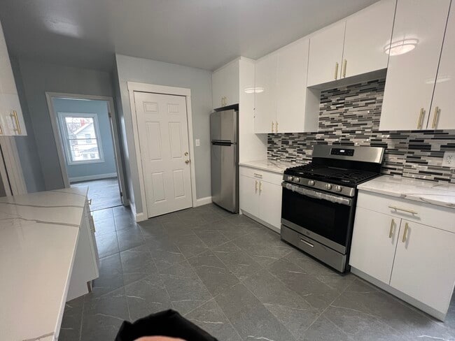268 Davenport Ave in New Haven, CT - Building Photo - Building Photo