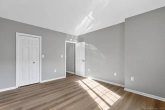 365 Mather St in Hamden, CT - Foto de edificio - Building Photo