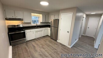 10 Perry St, Unit 12 in Grafton, MA - Building Photo