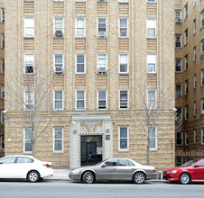 215 E Gun Hill Rd in Bronx, NY - Foto de edificio - Building Photo