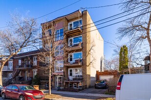 6869 Louis-Hébert Av in Montréal, QC - Building Photo