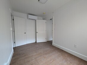 1642 Massachusetts Ave, Unit 1 in Cambridge, MA - Building Photo - Building Photo