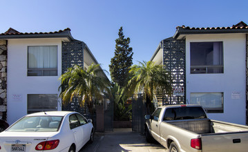 4326-4336 33rd St in San Diego, CA - Foto de edificio - Building Photo