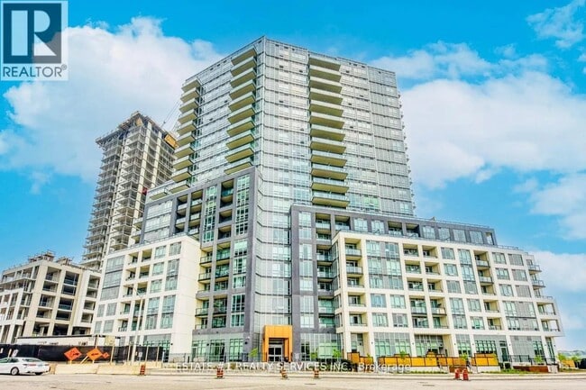 225 Malta Ave. in Brampton, ON - Building Photo - Building Photo