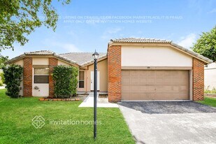 5941 York Ln in Davie, FL - Building Photo