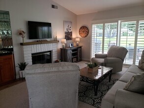 190 Desert Falls Cir in Palm Desert, CA - Foto de edificio - Building Photo