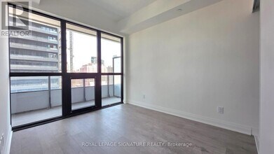 4015 The Exchange in Mississauga, ON - Building Photo - Building Photo