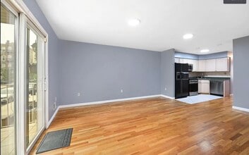 216 Angelique St, Unit Floor 1 in Weehawken, NJ - Foto de edificio - Building Photo