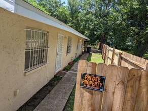 4512 E 10th Ave-Unit -B in Tampa, FL - Building Photo - Building Photo