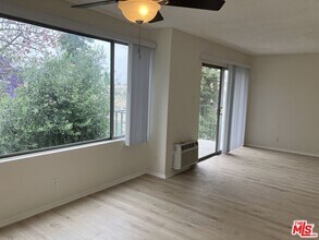 7521 Hampton Ave in West Hollywood, CA - Building Photo - Building Photo