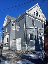 181 Reynolds Ave in Providence, RI - Foto de edificio - Building Photo