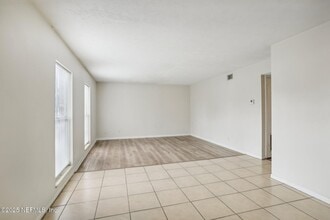 851 Bert Rd in Jacksonville, FL - Building Photo - Building Photo