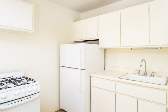 Yale Place in Minneapolis, MN - Building Photo - Interior Photo