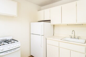 Yale Place in Minneapolis, MN - Foto de edificio - Interior Photo