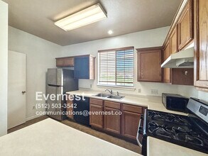 2804 Southampton Way in Round Rock, TX - Building Photo - Building Photo