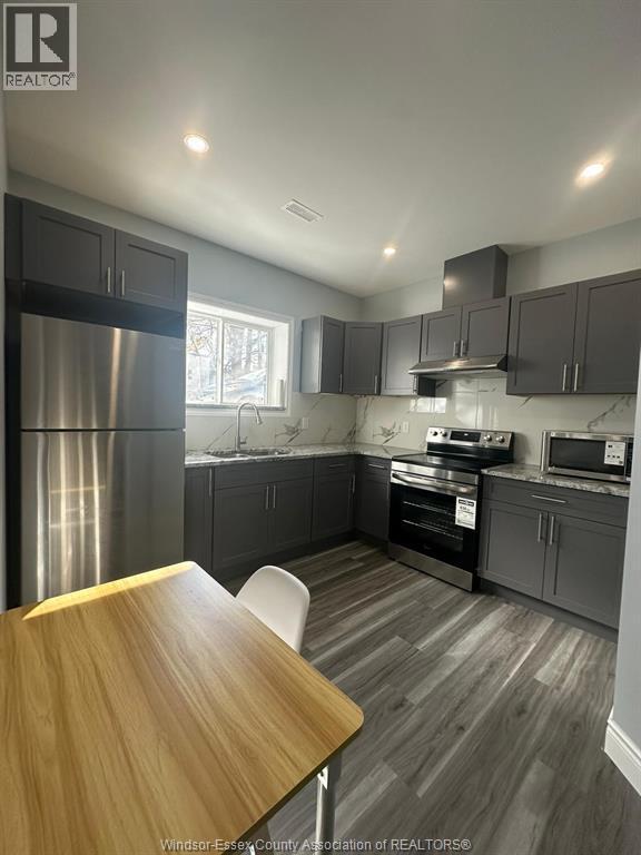 1035 California Ave in Windsor, ON - Building Photo - Building Photo