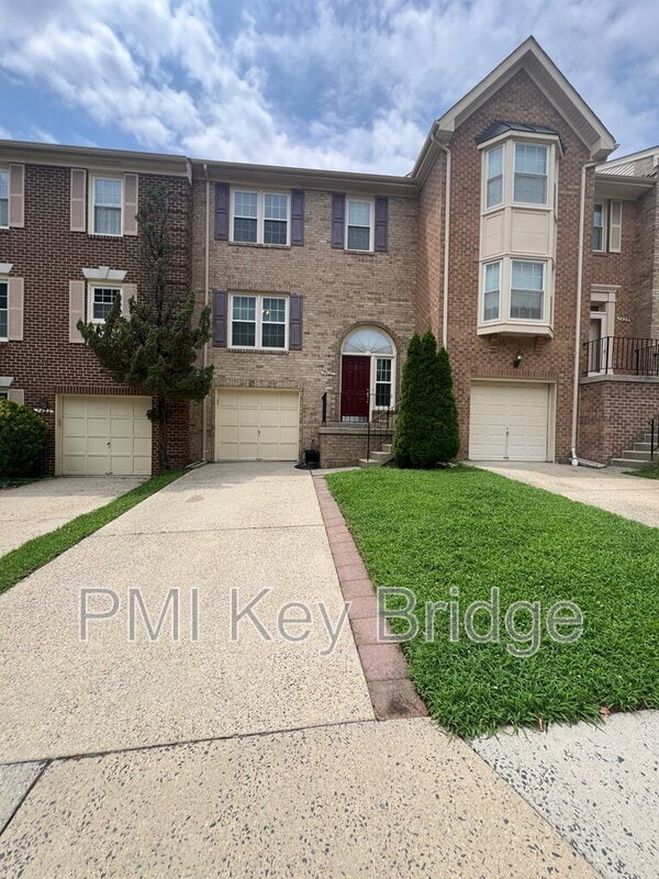 property at 7427 Salford Ct