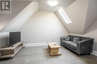 109 Spadina Rd in Toronto, ON - Building Photo - Building Photo