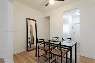 1561 Lenox Ave. in Miami Beach, FL - Foto de edificio - Building Photo