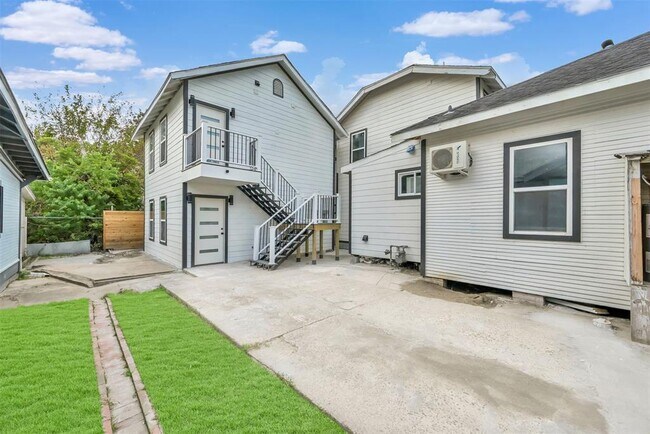 2304 Chapman St-Unit -4 in Houston, TX - Building Photo - Building Photo