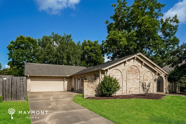 property at 3519 Golden Tee Ln