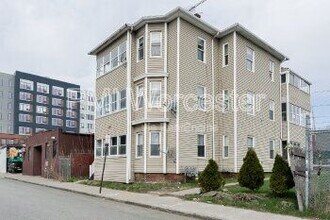 8 Pond St in Worcester, MA - Building Photo - Building Photo