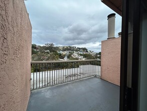 907 Bosworth St in San Francisco, CA - Building Photo - Building Photo