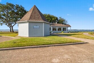 11417 Windlass Ln in Willis, TX - Building Photo - Building Photo