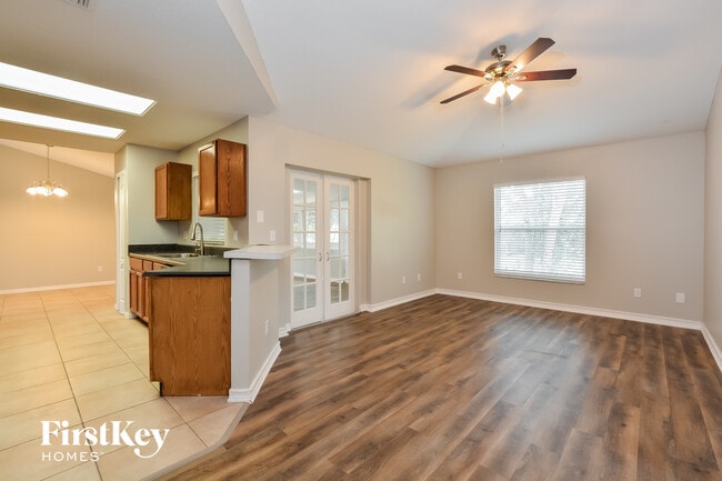 1066 Ireland Dr in Deltona, FL - Building Photo - Building Photo