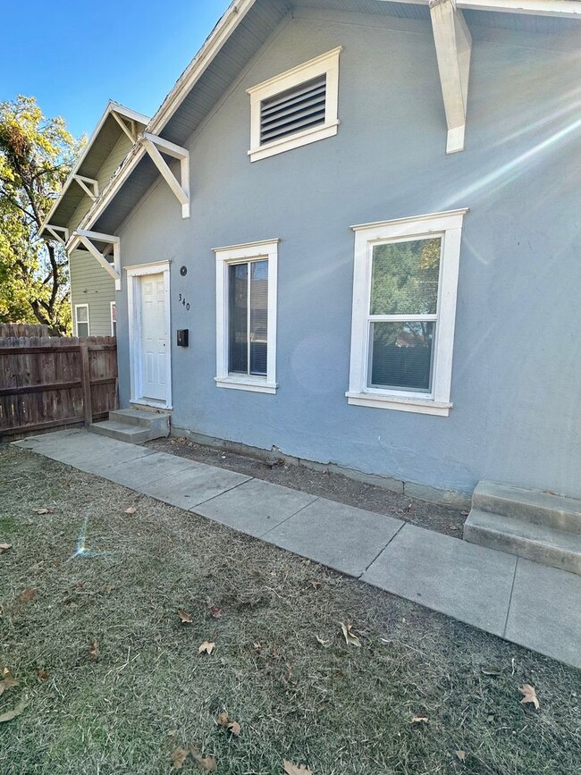 340 E Sycamore St in Willows, CA - Foto de edificio - Building Photo