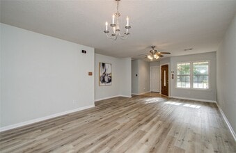 13231 Ridgewood Knoll Ln in Houston, TX - Building Photo - Building Photo