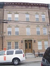 236 VAN HORNE St in Jersey City, NJ - Building Photo - Building Photo