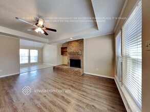 525 E Jay Ct in Desoto, TX - Foto de edificio - Building Photo