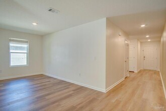 7809 Maxton Rd in Pensacola, FL - Building Photo - Building Photo