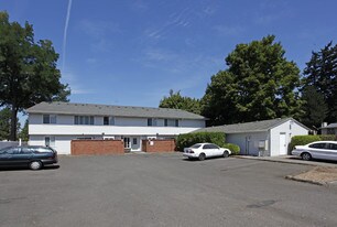 Concord Plaza in Portland, OR - Building Photo