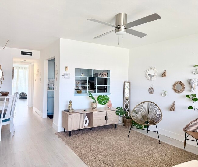 property at 3322 Cynthia Ln