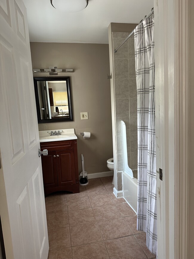 24 S Bridge St in Poughkeepsie, NY - Foto de edificio - Building Photo