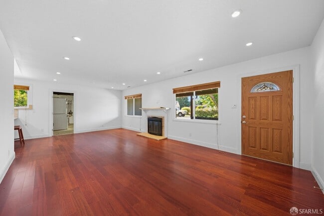 2061 Ahneita Dr in Pleasant Hill, CA - Building Photo - Building Photo