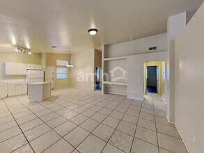 5497 Morning Swim Ln in Las Vegas, NV - Building Photo - Building Photo